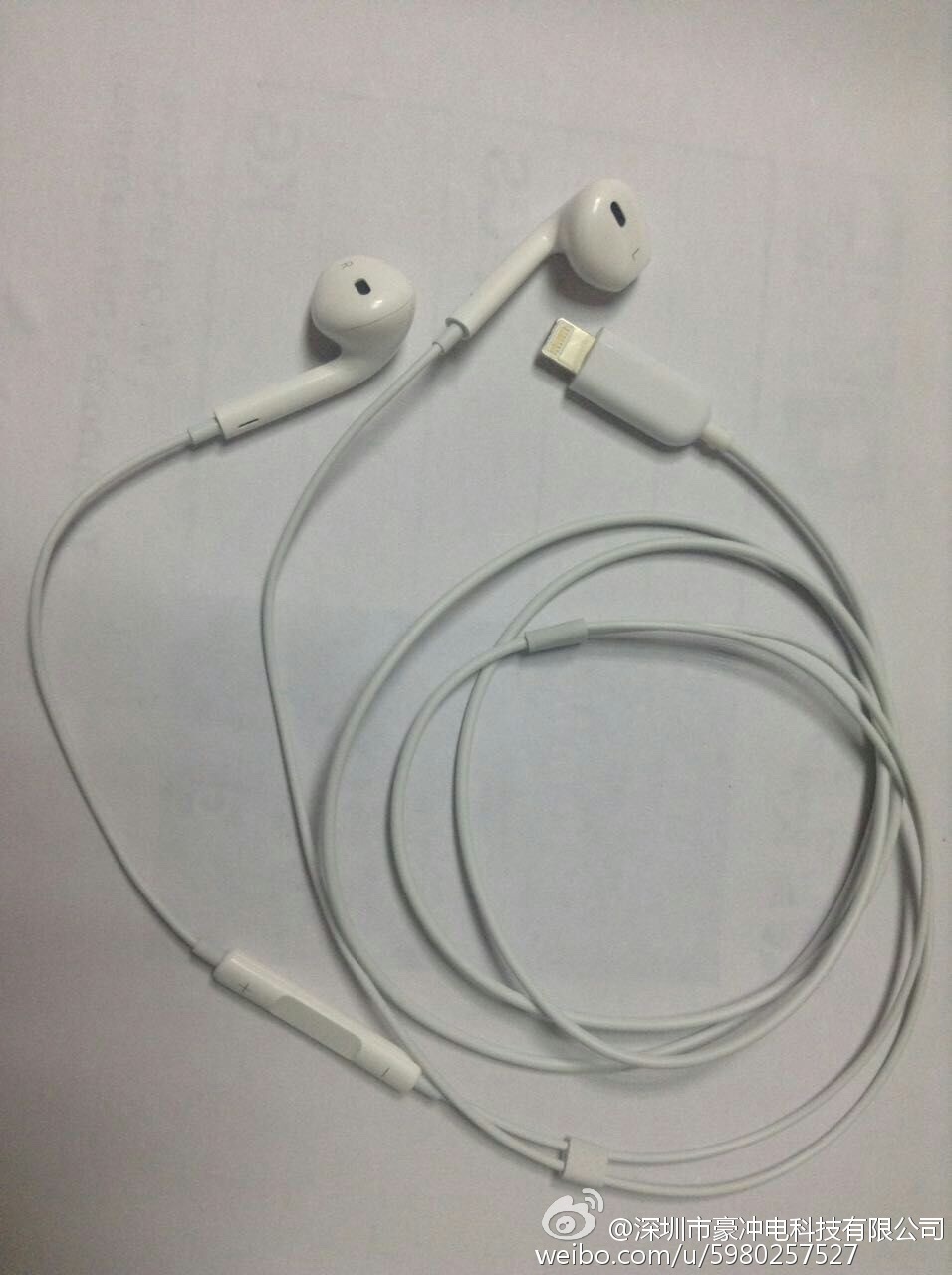 apple-iphone7-earpods3